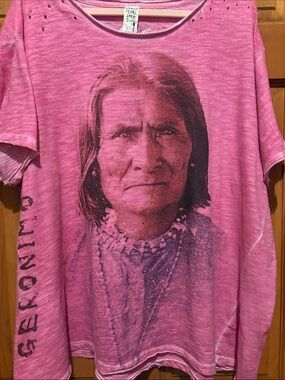 Magnolia Pearl Pink Graphic Short Sleeve Tee